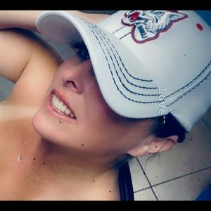 Meet your Posher, Dina